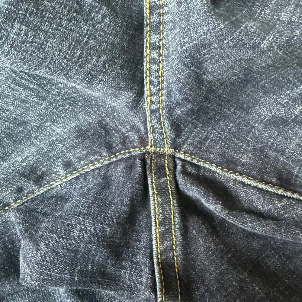 Levis Bermuda Shorts Womens 31 Blue‎ Dark Wash Stretch Denim Mid Rise 34x11.5